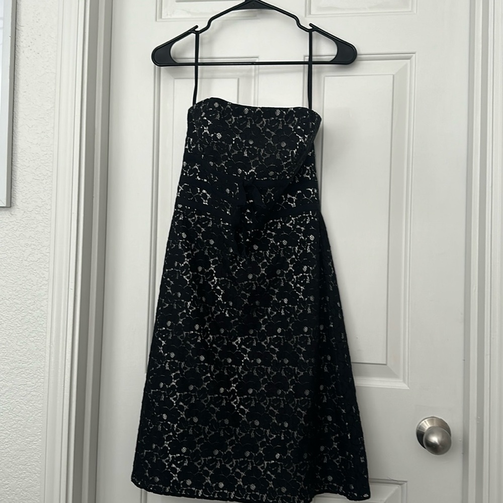 SALE✅WHITE HOUSE BLACK MARKET LACE/GROSGRAIN DRESS
